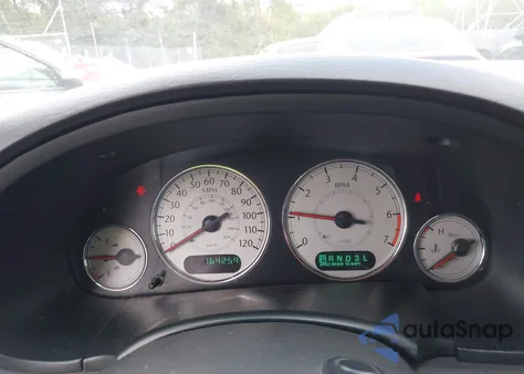 2005 Chrysler Town & Country Limited from USA, damaged, VIN 2C8GP64L75R493396